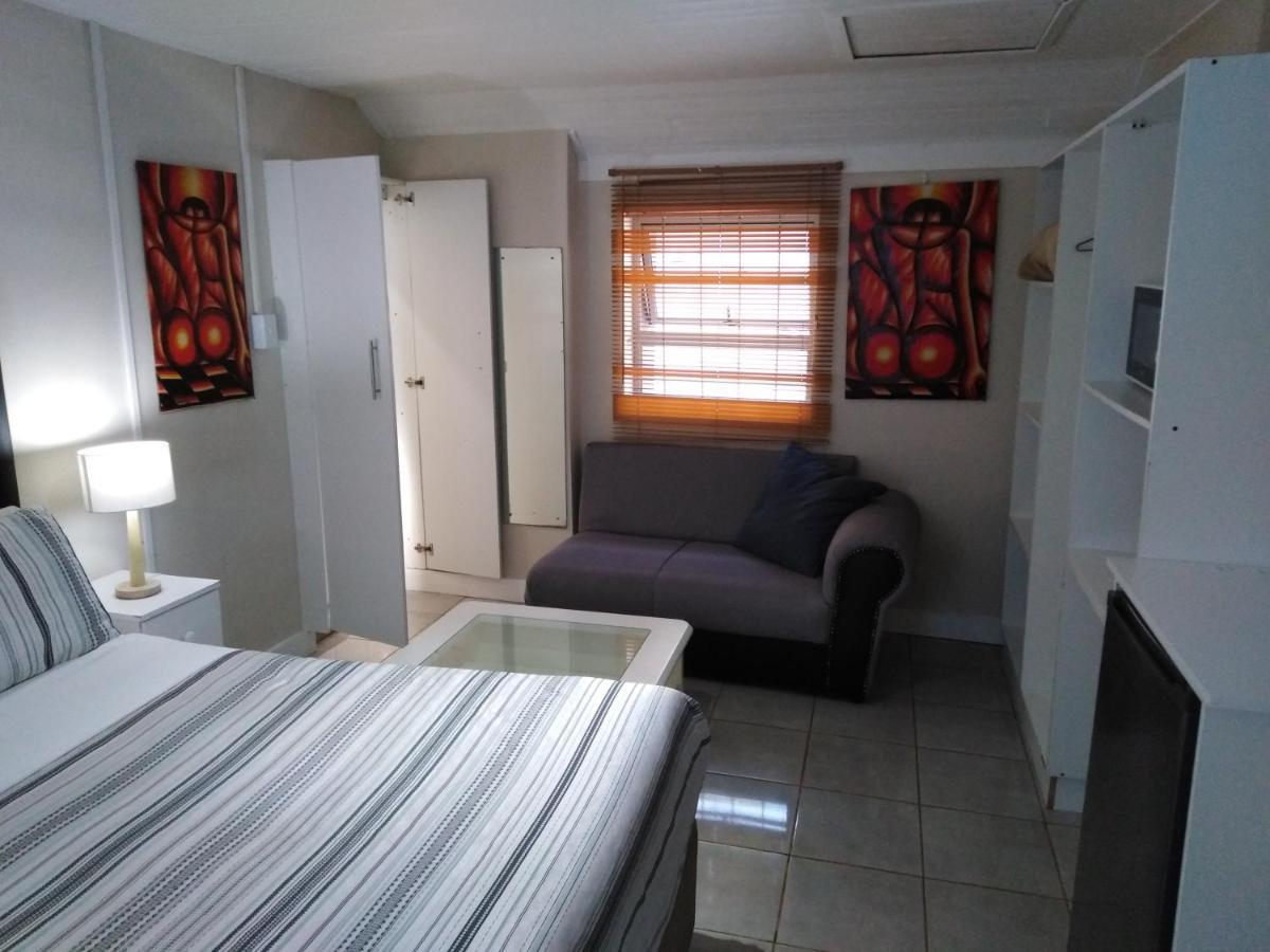 The Monument Guesthouse Port Elizabeth Buitenkant foto