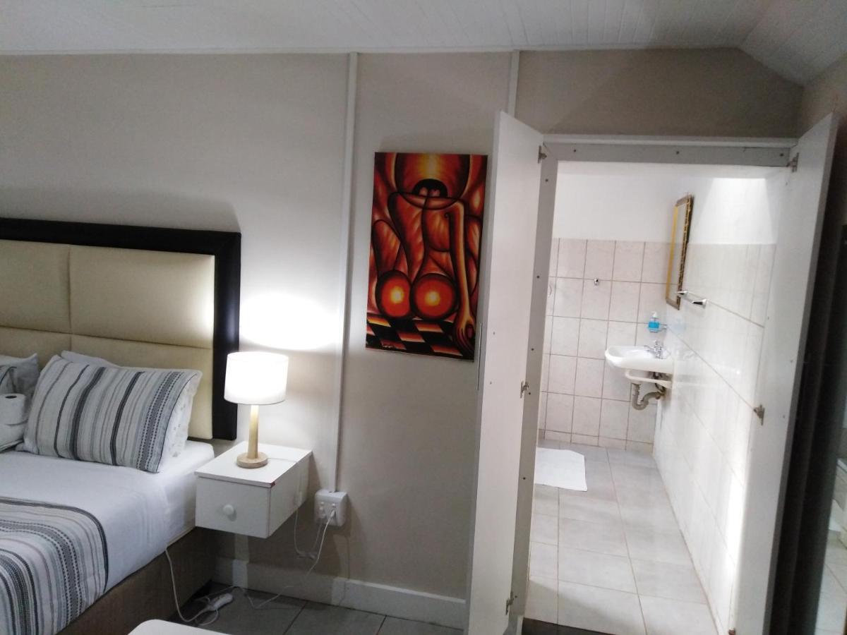 The Monument Guesthouse Port Elizabeth Buitenkant foto