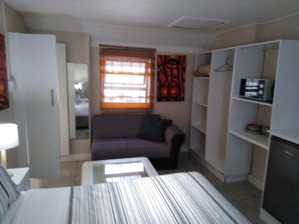 The Monument Guesthouse Port Elizabeth Buitenkant foto